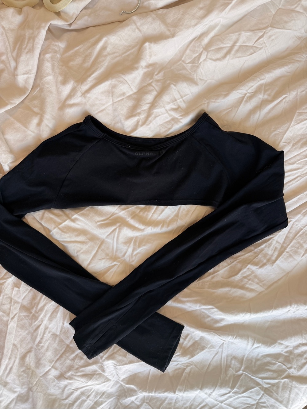 ALPHALETE Black aura shrug